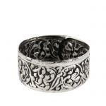 Napkin Ring, with floral decoration in silver 999°.
