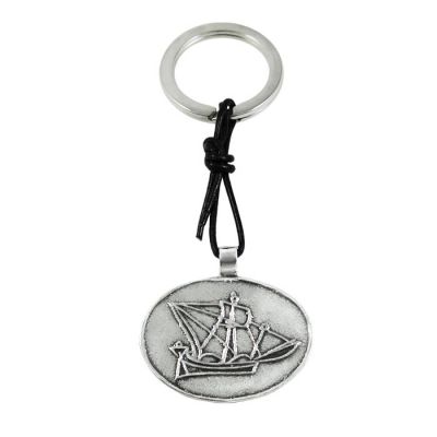 Ship, Silver Key-ring with carving of a sponge sailing ship, in silver 925°.