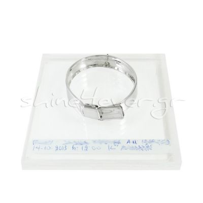 Mom's Maternity Bracelet, Silver 999° placed on acrylic base
